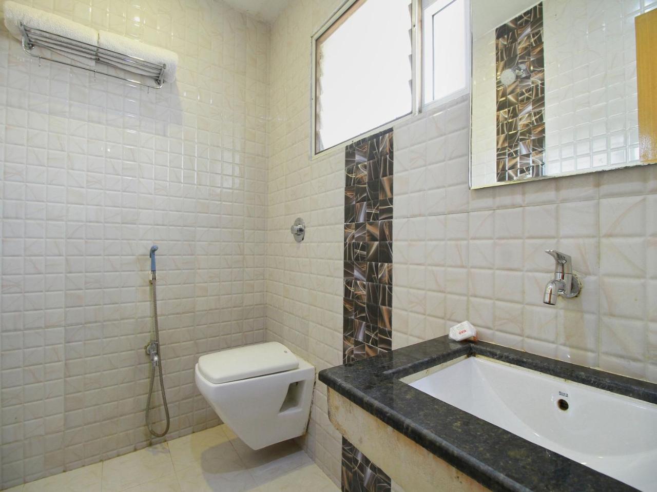 Oyo 15948 Hotel Srees Tiruchirappalli Εξωτερικό φωτογραφία