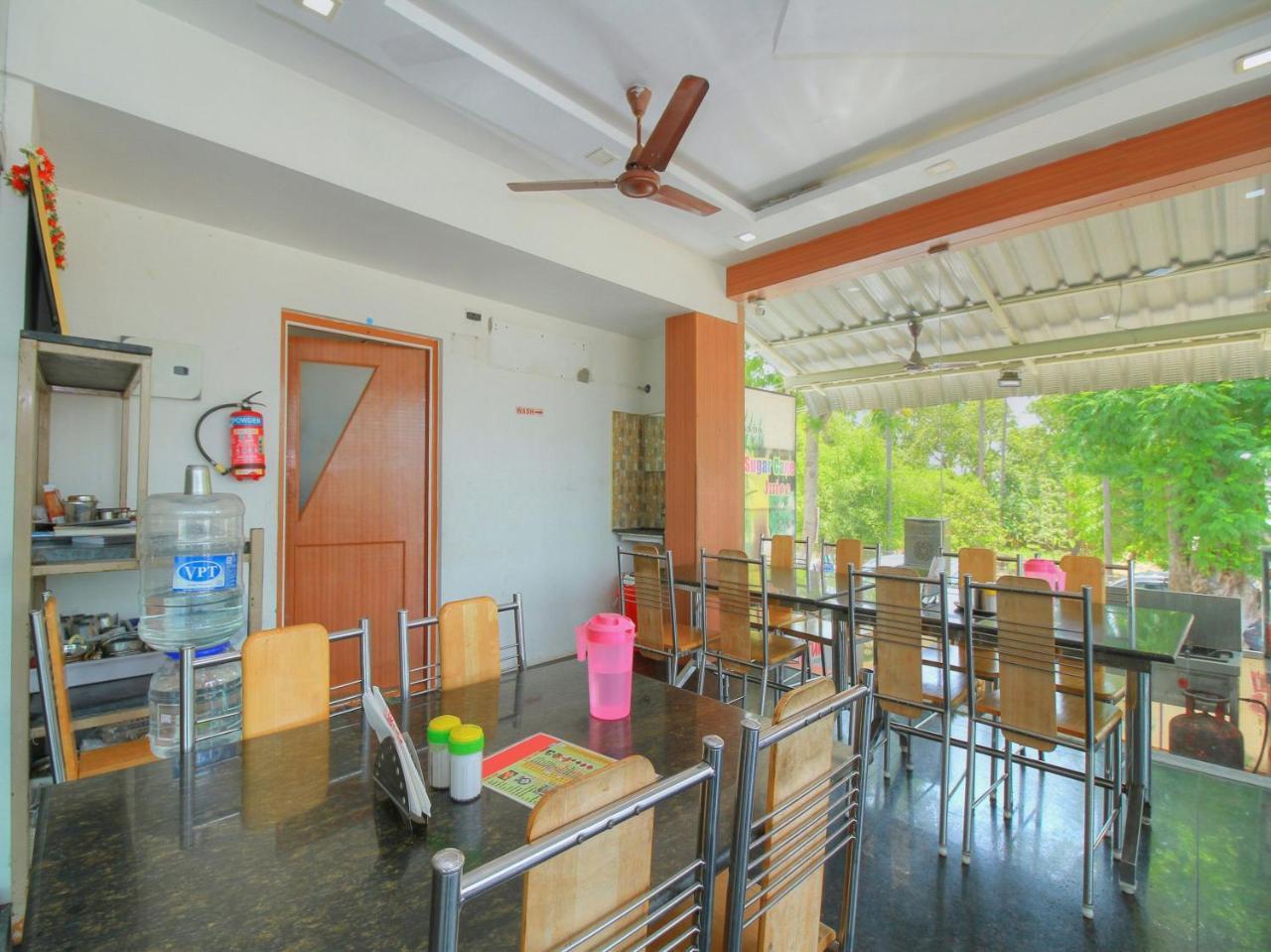 Oyo 15948 Hotel Srees Tiruchirappalli Εξωτερικό φωτογραφία