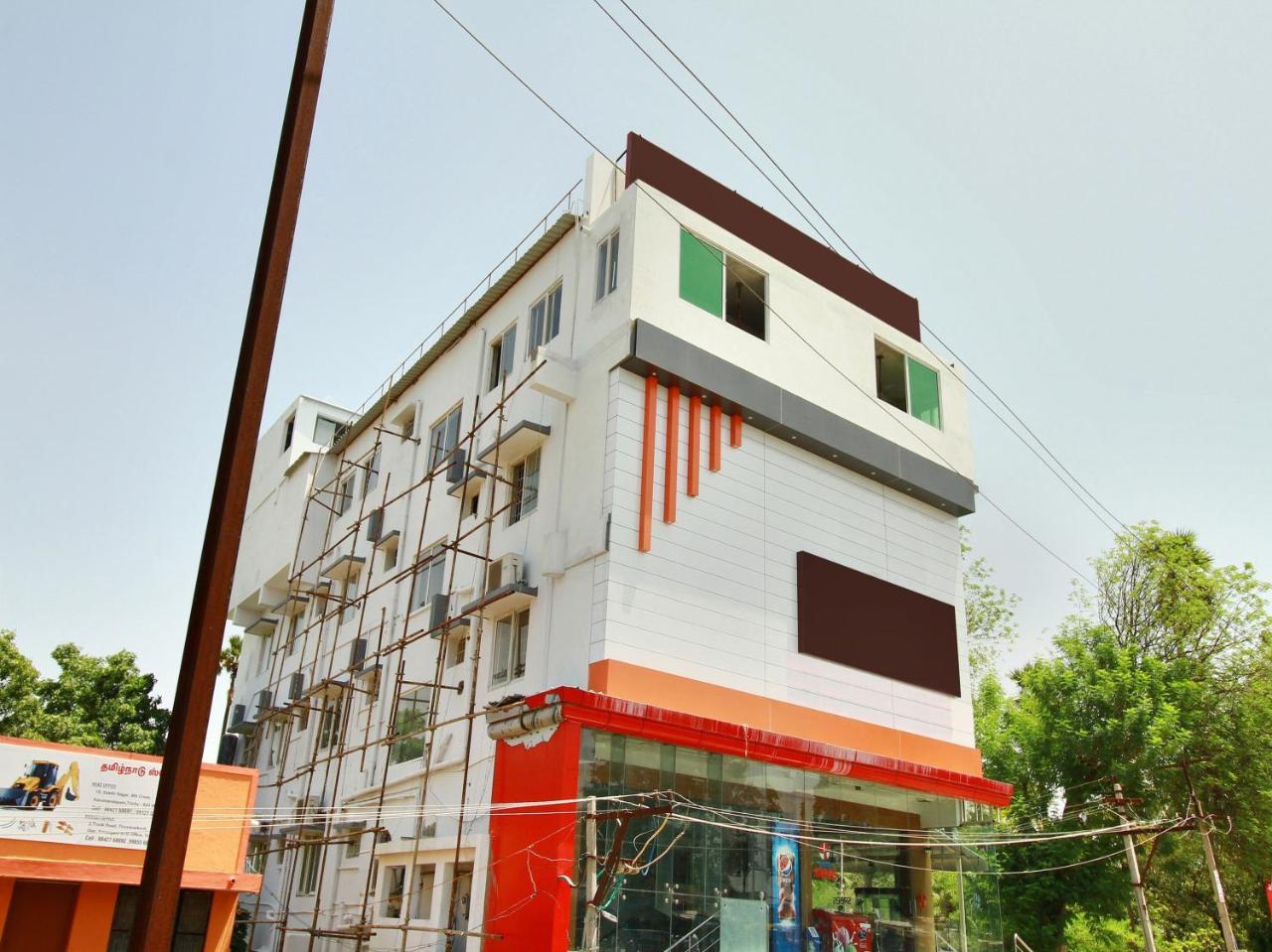 Oyo 15948 Hotel Srees Tiruchirappalli Εξωτερικό φωτογραφία